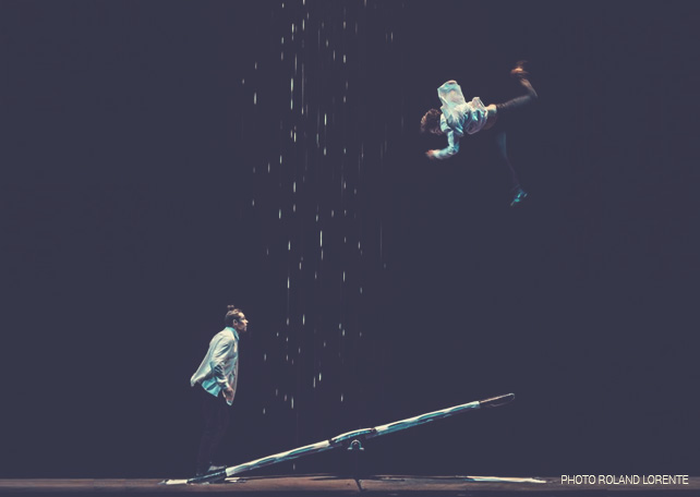 cirque acrobate Étincelleurs planche coreenne Vincent Jutras 2015 - Crédit photo Roland Lorente